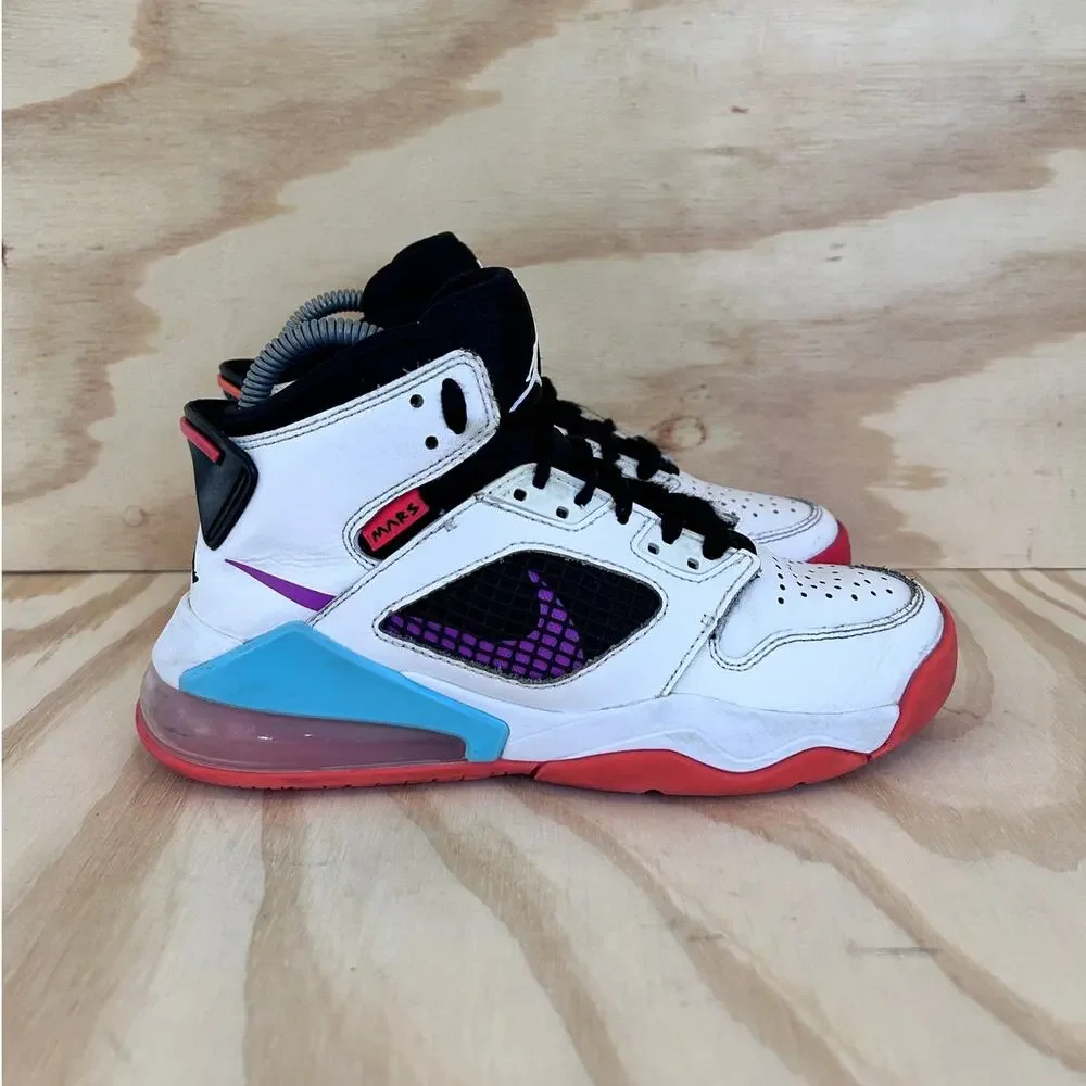 Nike-Air Jordan Mars 270-Sneakers-White/Black-Kids Big Unisex -4.5Y- BQ6508-102